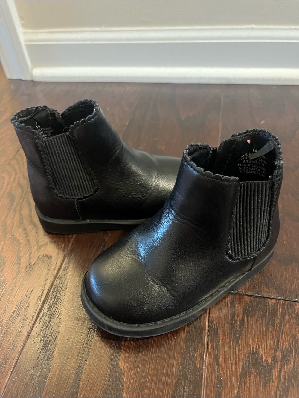 Old Navy Toddler Black Chelsea Boots